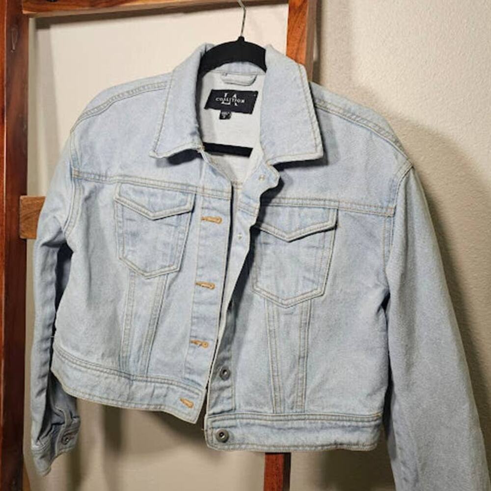 Coalition Women Coats, Jackets and Vests L White- Estimated Retail $50
